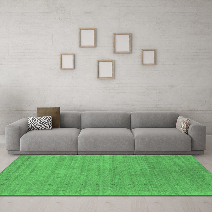 Machine Washable Abstract Emerald Green Contemporary Area Rugs in a Living Room,, wshcon2449emgrn