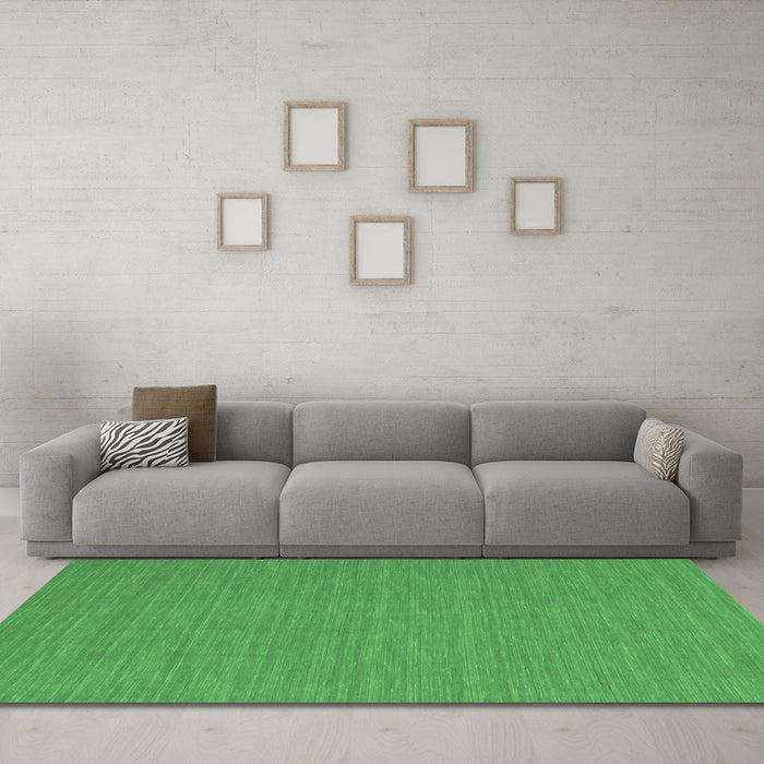 Machine Washable Abstract Emerald Green Contemporary Area Rugs in a Living Room,, wshcon244emgrn