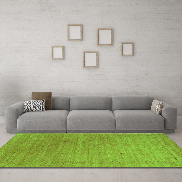 Machine Washable Abstract Green Contemporary Area Rugs in a Living Room,, wshcon2451grn