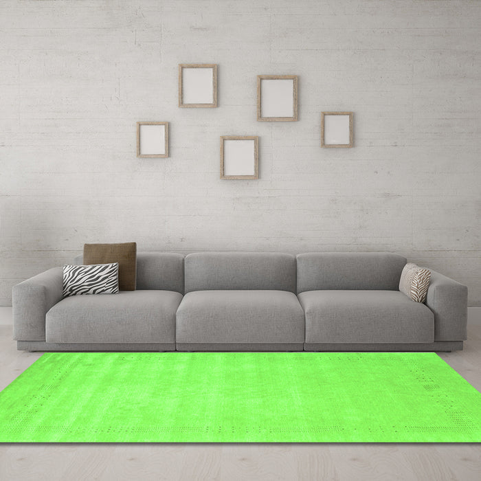 Machine Washable Solid Green Modern Area Rugs in a Living Room,, wshcon2453grn