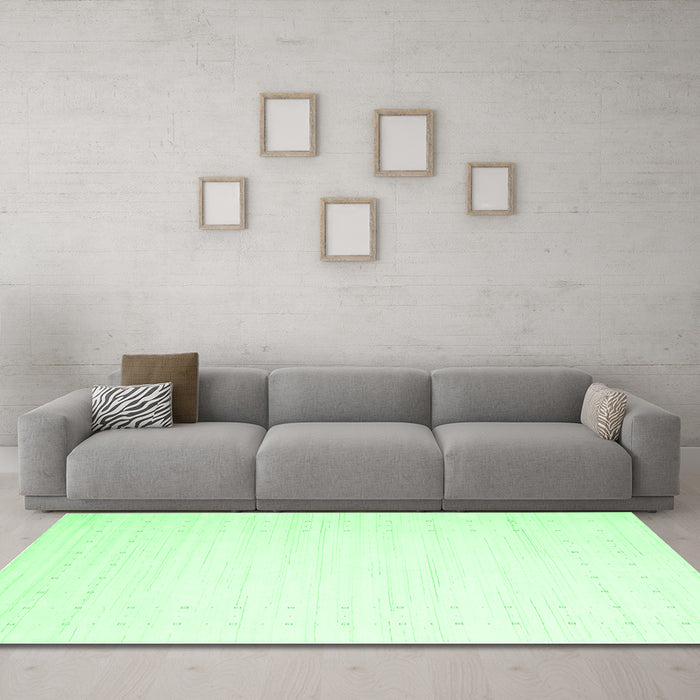 Machine Washable Solid Emerald Green Modern Area Rugs in a Living Room,, wshcon2454emgrn