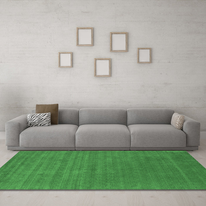 Machine Washable Abstract Emerald Green Contemporary Area Rugs in a Living Room,, wshcon2460emgrn