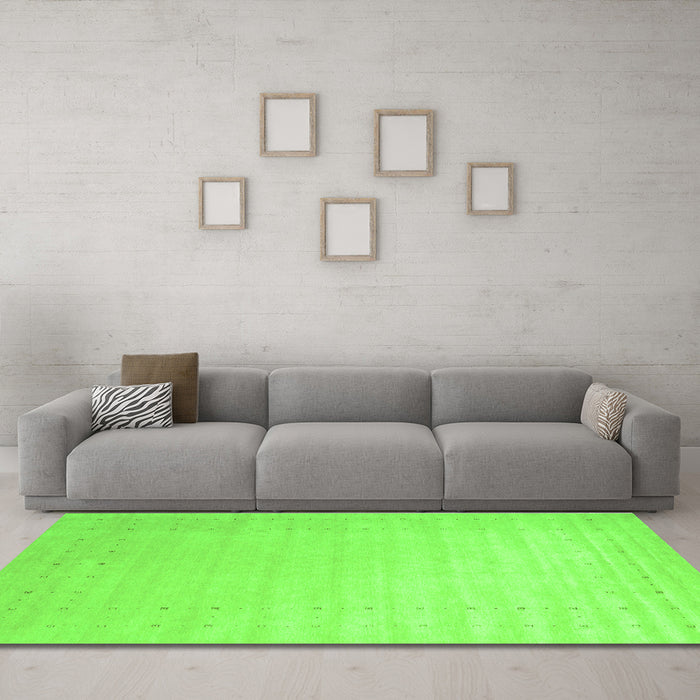 Machine Washable Solid Green Modern Area Rugs in a Living Room,, wshcon2463grn