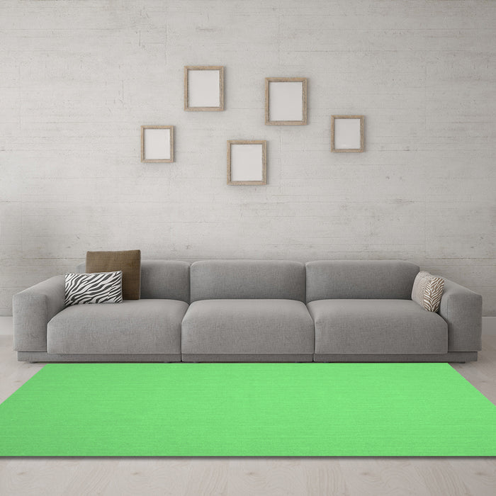 Machine Washable Solid Emerald Green Modern Area Rugs in a Living Room,, wshcon246emgrn
