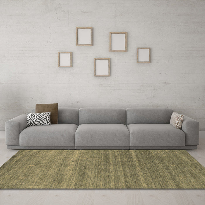 Machine Washable Abstract Brown Contemporary Rug in a Living Room,, wshcon2473brn