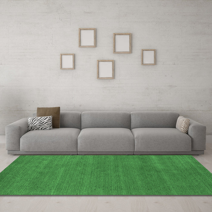 Machine Washable Abstract Emerald Green Contemporary Area Rugs in a Living Room,, wshcon2475emgrn
