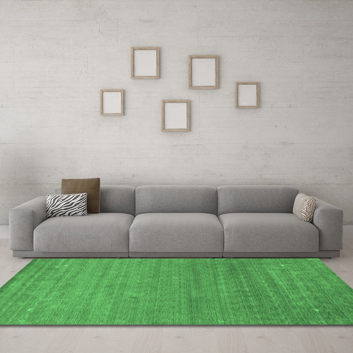 Machine Washable Abstract Emerald Green Contemporary Area Rugs in a Living Room,, wshcon2477emgrn