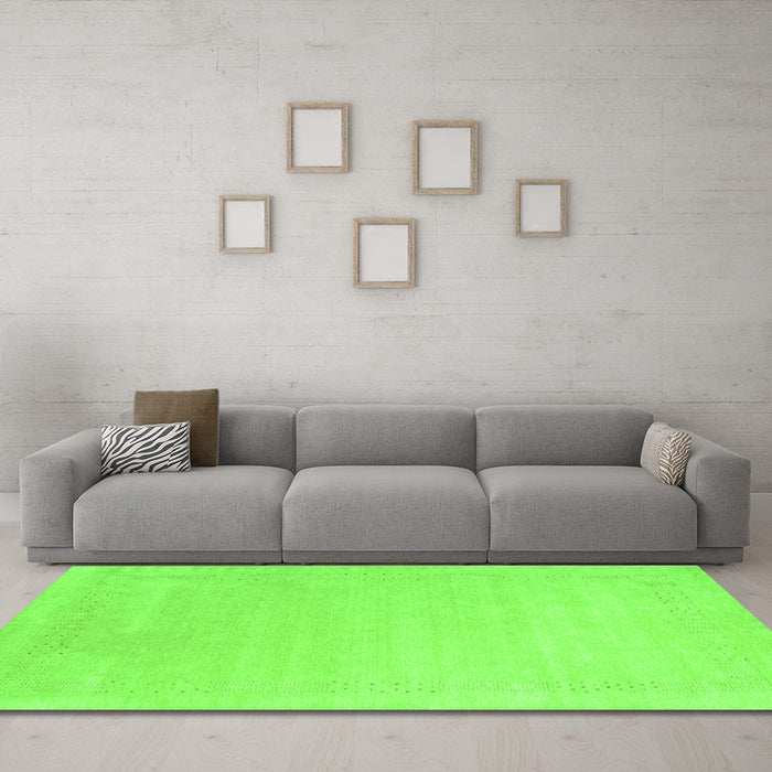 Machine Washable Solid Green Modern Area Rugs in a Living Room,, wshcon2480grn