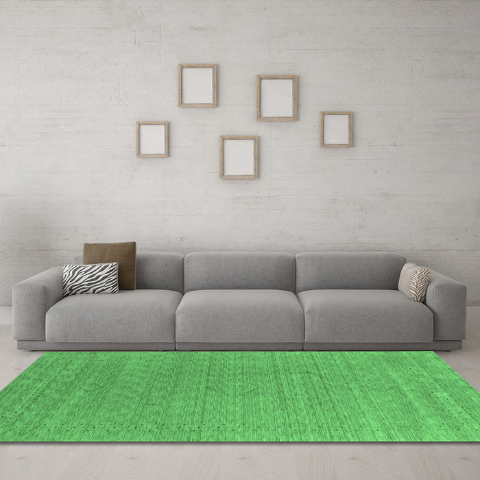 Machine Washable Abstract Emerald Green Contemporary Area Rugs in a Living Room,, wshcon2484emgrn