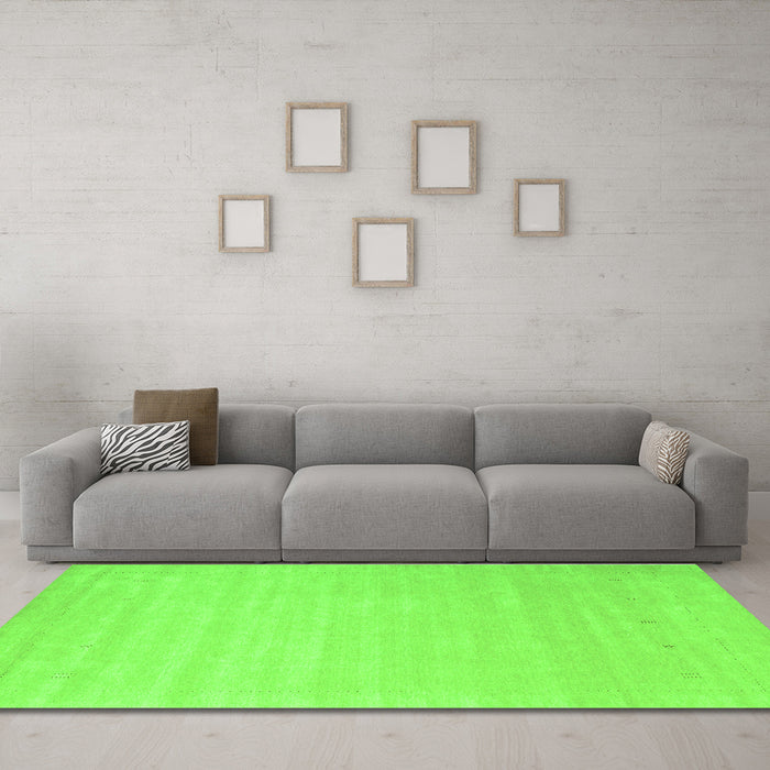 Machine Washable Solid Green Modern Area Rugs in a Living Room,, wshcon2486grn