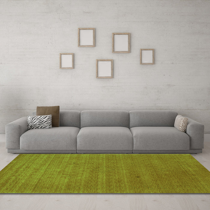 Machine Washable Abstract Green Contemporary Area Rugs in a Living Room,, wshcon2494grn