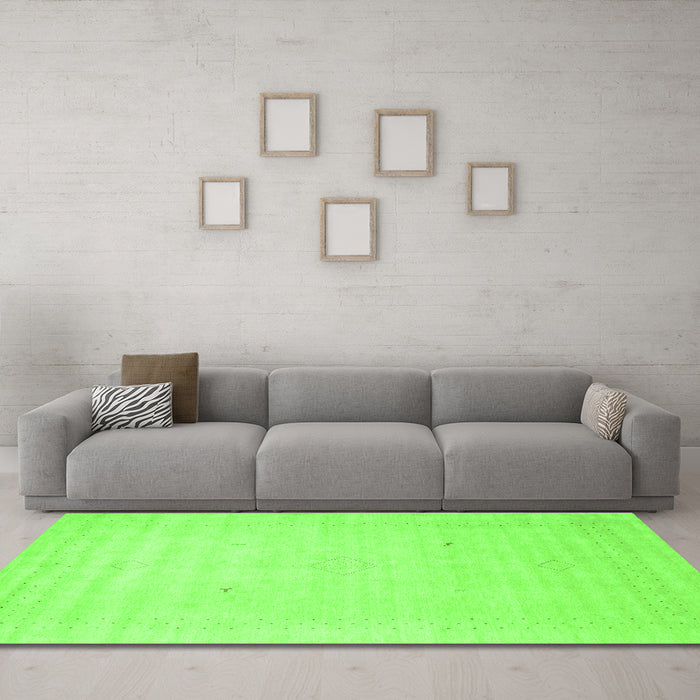 Machine Washable Solid Green Modern Area Rugs in a Living Room,, wshcon2498grn