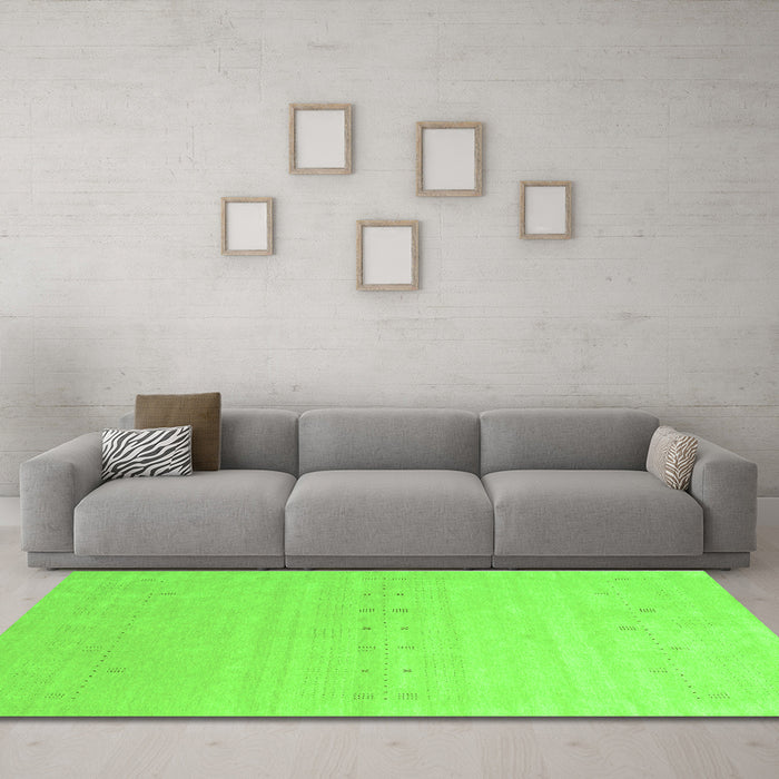 Machine Washable Solid Green Modern Area Rugs in a Living Room,, wshcon2500grn