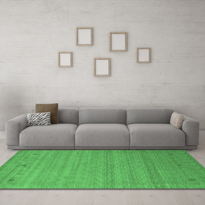 Machine Washable Abstract Emerald Green Contemporary Area Rugs in a Living Room,, wshcon2501emgrn