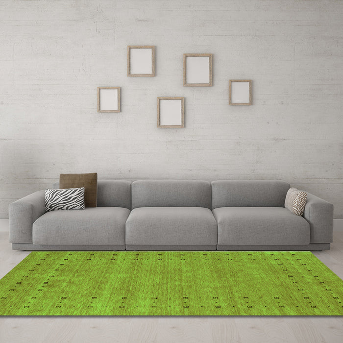 Machine Washable Abstract Green Contemporary Area Rugs in a Living Room,, wshcon2506grn