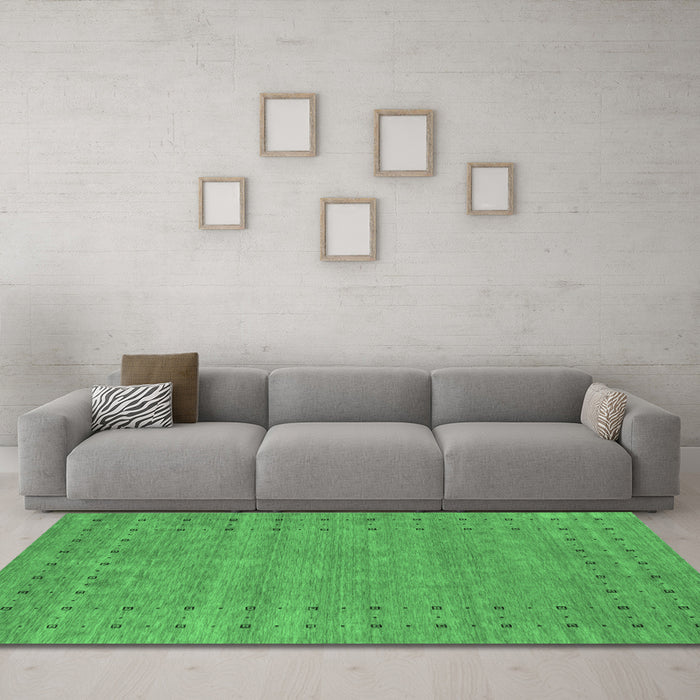 Machine Washable Abstract Emerald Green Contemporary Area Rugs in a Living Room,, wshcon2506emgrn