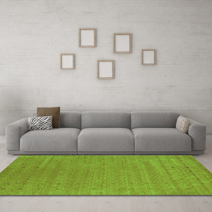 Machine Washable Abstract Green Contemporary Area Rugs in a Living Room,, wshcon2507grn