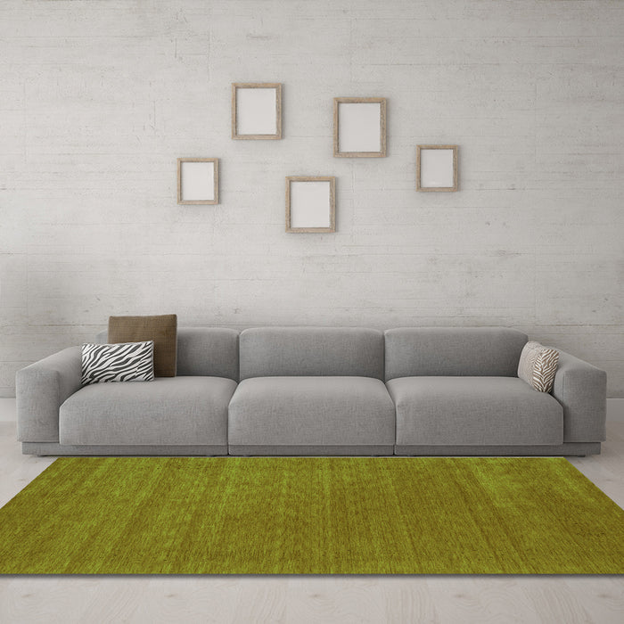 Machine Washable Abstract Green Contemporary Area Rugs in a Living Room,, wshcon2508grn
