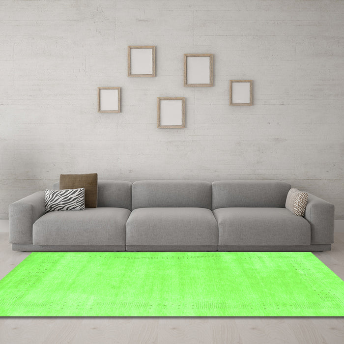 Machine Washable Solid Green Modern Area Rugs in a Living Room,, wshcon2509grn