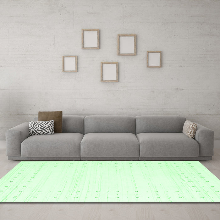 Machine Washable Solid Emerald Green Modern Area Rugs in a Living Room,, wshcon2511emgrn