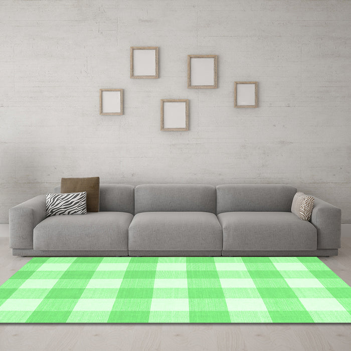 Machine Washable Checkered Emerald Green Modern Area Rugs in a Living Room,, wshcon2514emgrn