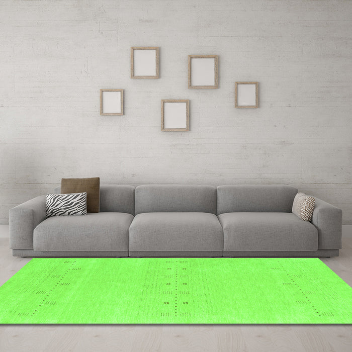 Machine Washable Solid Green Modern Area Rugs in a Living Room,, wshcon2515grn