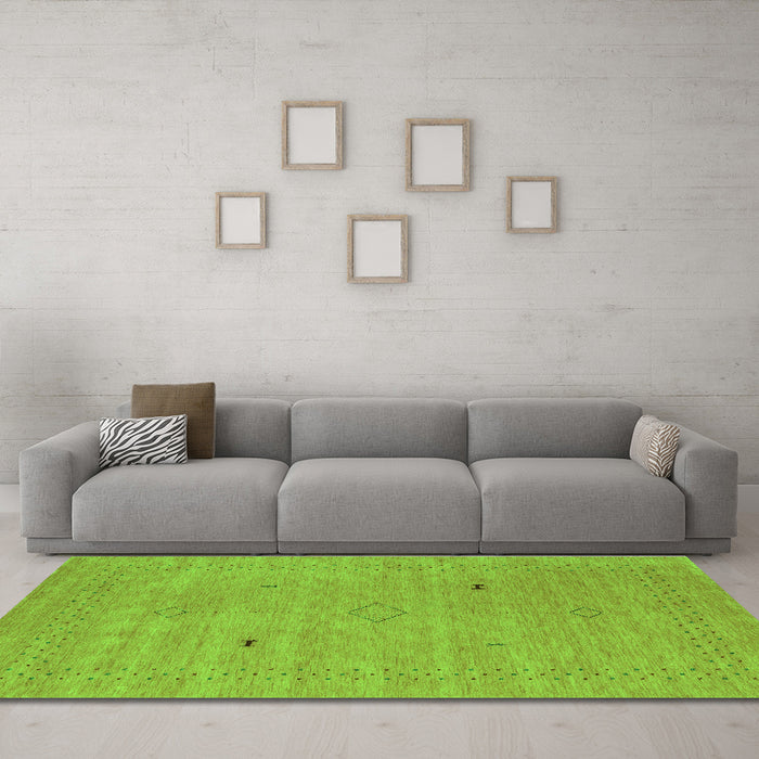 Machine Washable Abstract Green Contemporary Area Rugs in a Living Room,, wshcon2518grn