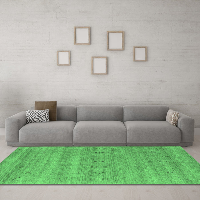 Machine Washable Abstract Emerald Green Contemporary Area Rugs in a Living Room,, wshcon2520emgrn