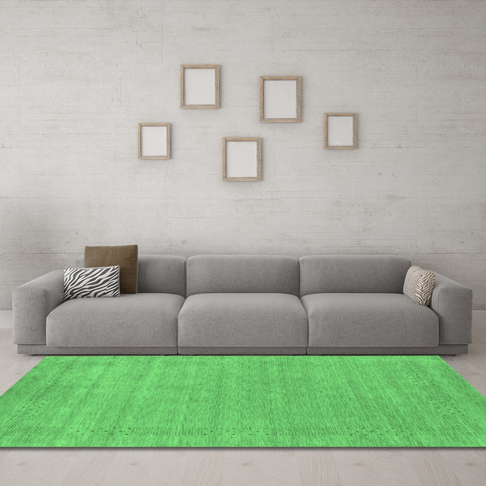 Machine Washable Abstract Emerald Green Contemporary Area Rugs in a Living Room,, wshcon2523emgrn