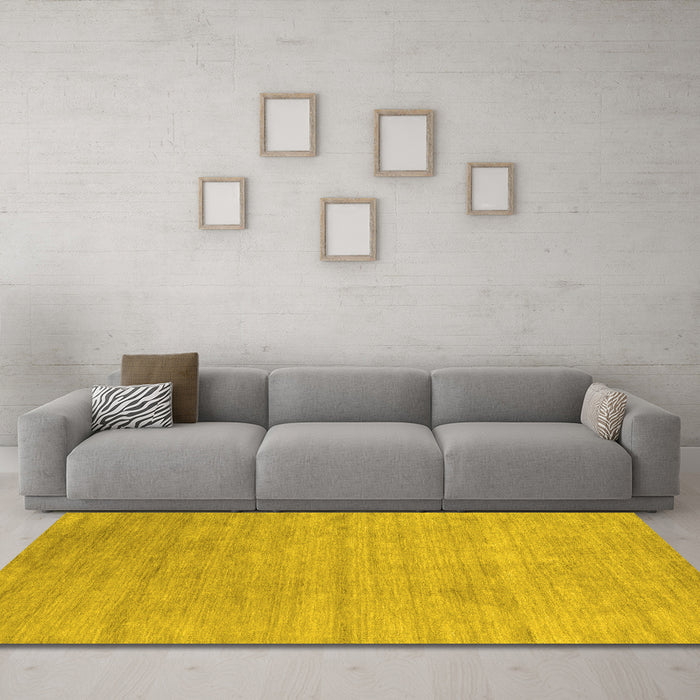 Machine Washable Abstract Yellow Contemporary Rug in a Living Room, wshcon2525yw