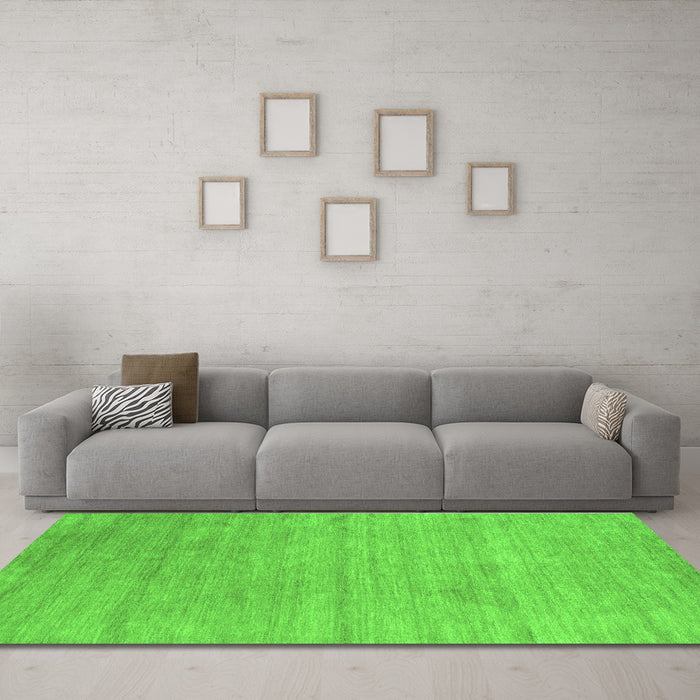 Machine Washable Abstract Green Contemporary Area Rugs in a Living Room,, wshcon2525grn