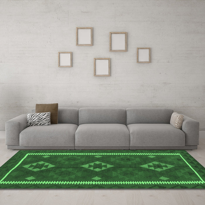 Machine Washable Oriental Emerald Green Traditional Area Rugs in a Living Room,, wshcon2526emgrn