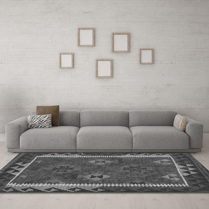 Machine Washable Oriental Gray Traditional Rug in a Living Room,, wshcon2528gry