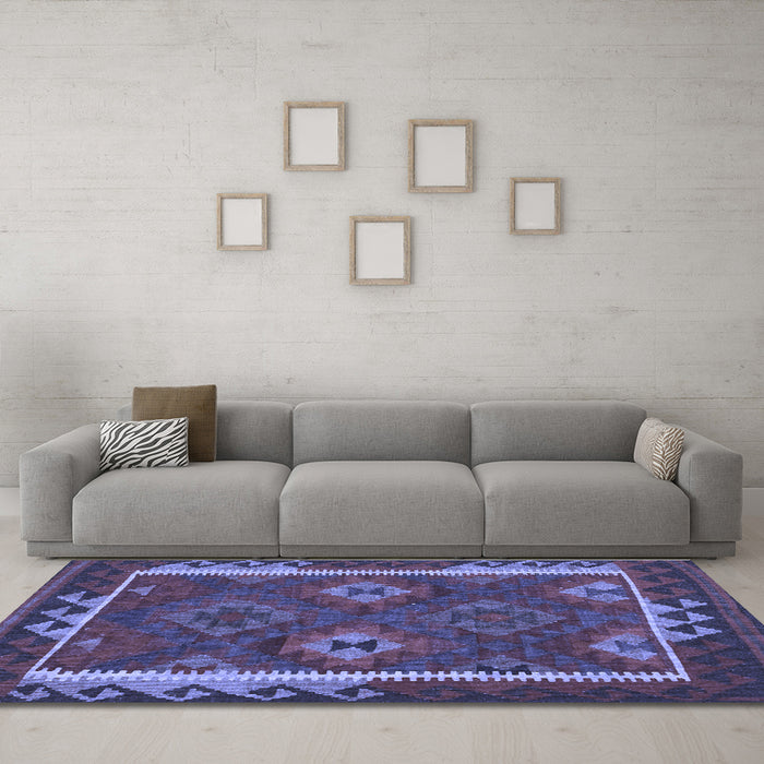 Machine Washable Oriental Blue Traditional Rug in a Living Room, wshcon2528blu