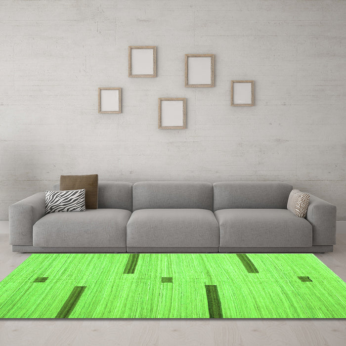 Machine Washable Abstract Green Contemporary Area Rugs in a Living Room,, wshcon2530grn