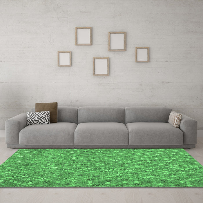Machine Washable Southwestern Emerald Green Country Area Rugs in a Living Room,, wshcon2532emgrn