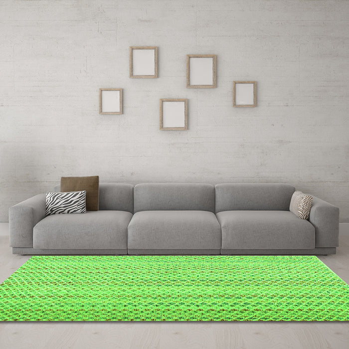 Machine Washable Abstract Green Contemporary Area Rugs in a Living Room,, wshcon2540grn