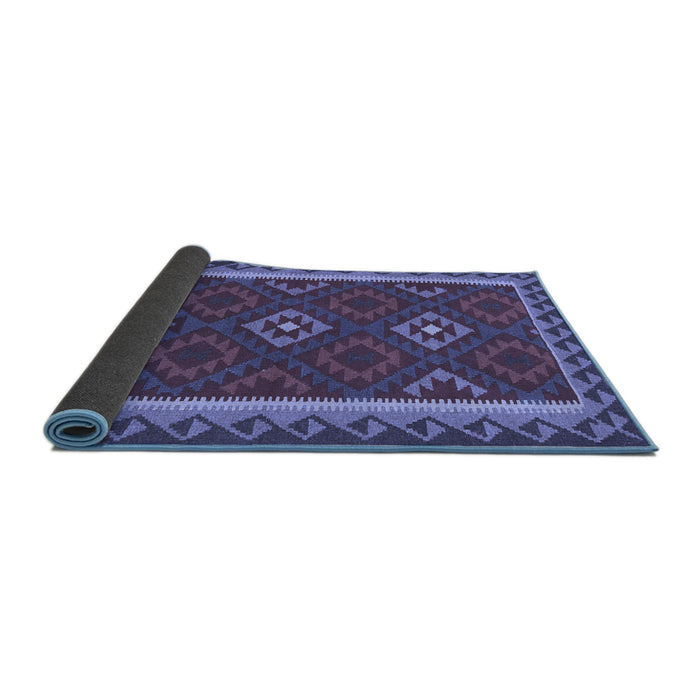 Sideview of Oriental Blue Traditional Rug, con2543blu
