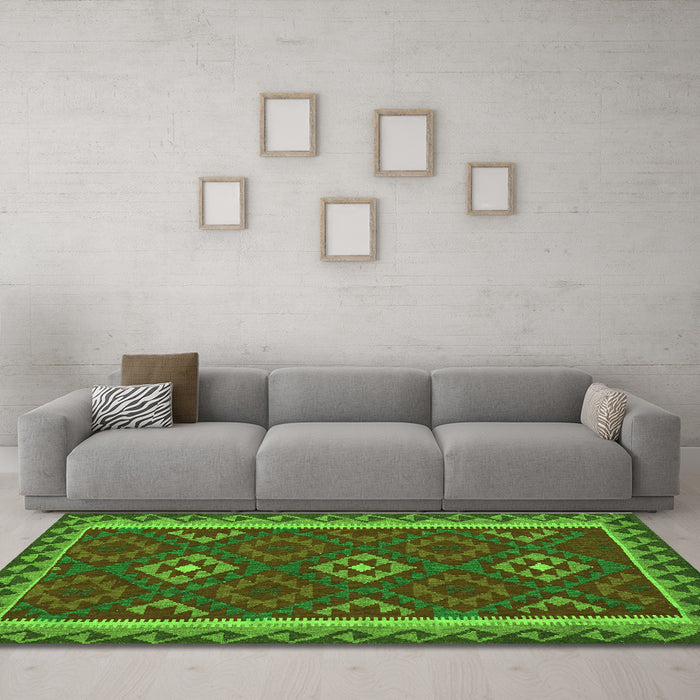 Machine Washable Oriental Green Traditional Area Rugs in a Living Room,, wshcon2543grn