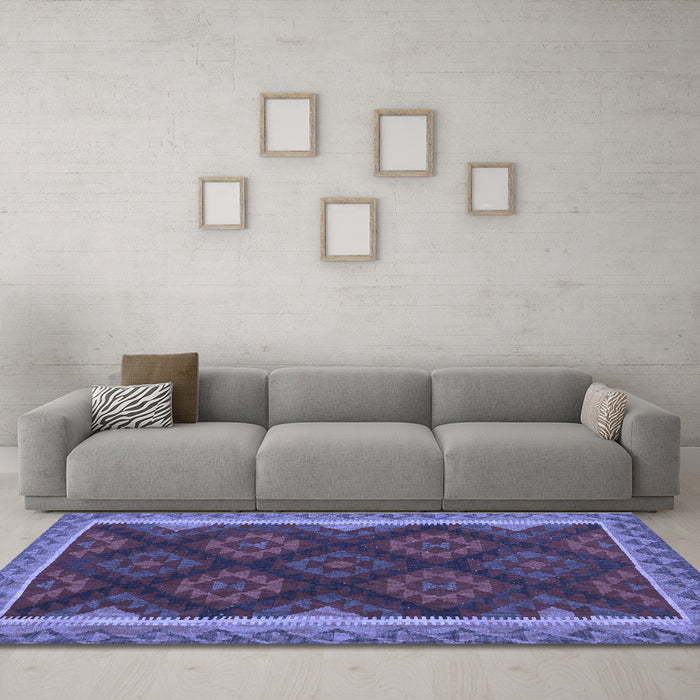 Machine Washable Oriental Blue Traditional Rug in a Living Room, wshcon2546blu
