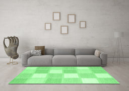 Machine Washable Checkered Emerald Green Modern Area Rugs in a Living Room,, wshcon2549emgrn