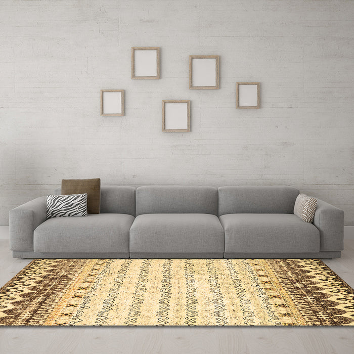 Machine Washable Abstract Brown Contemporary Rug in a Living Room,, wshcon2551brn