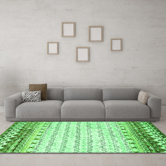 Machine Washable Abstract Green Contemporary Area Rugs in a Living Room,, wshcon2551grn
