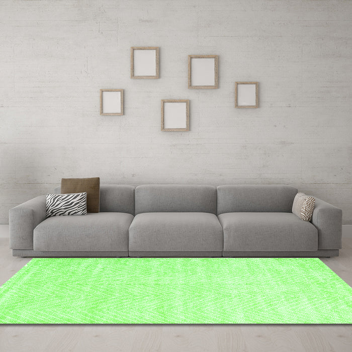 Machine Washable Solid Green Modern Area Rugs in a Living Room,, wshcon2553grn