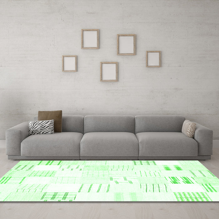 Machine Washable Solid Green Modern Area Rugs in a Living Room,, wshcon255grn