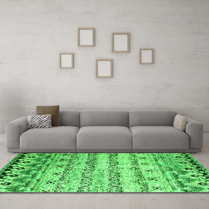 Machine Washable Abstract Green Contemporary Area Rugs in a Living Room,, wshcon2567grn