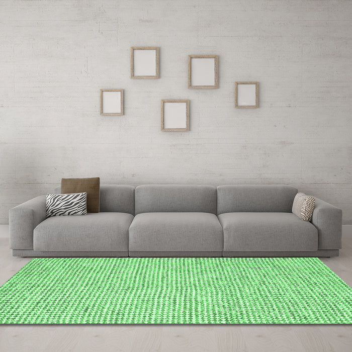 Machine Washable Abstract Emerald Green Contemporary Area Rugs in a Living Room,, wshcon2568emgrn