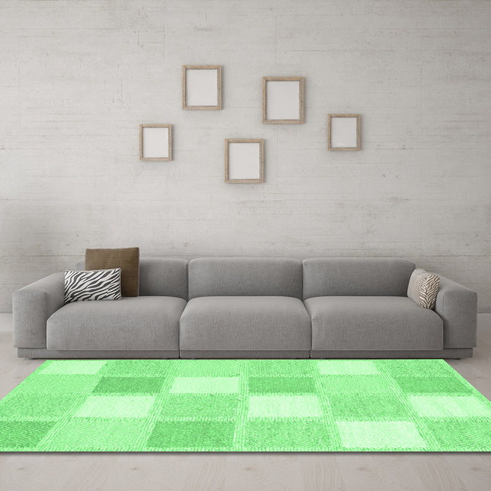 Machine Washable Checkered Emerald Green Modern Area Rugs in a Living Room,, wshcon2569emgrn