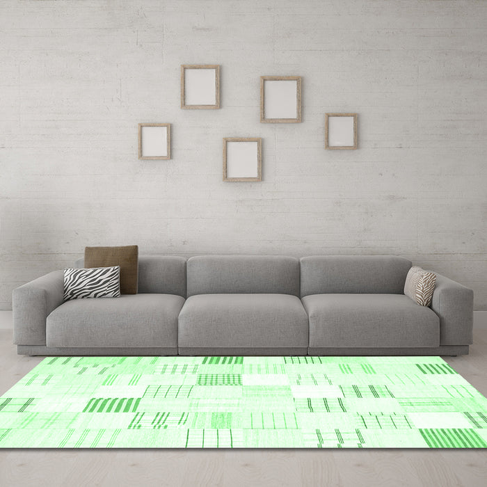 Machine Washable Solid Emerald Green Modern Area Rugs in a Living Room,, wshcon256emgrn