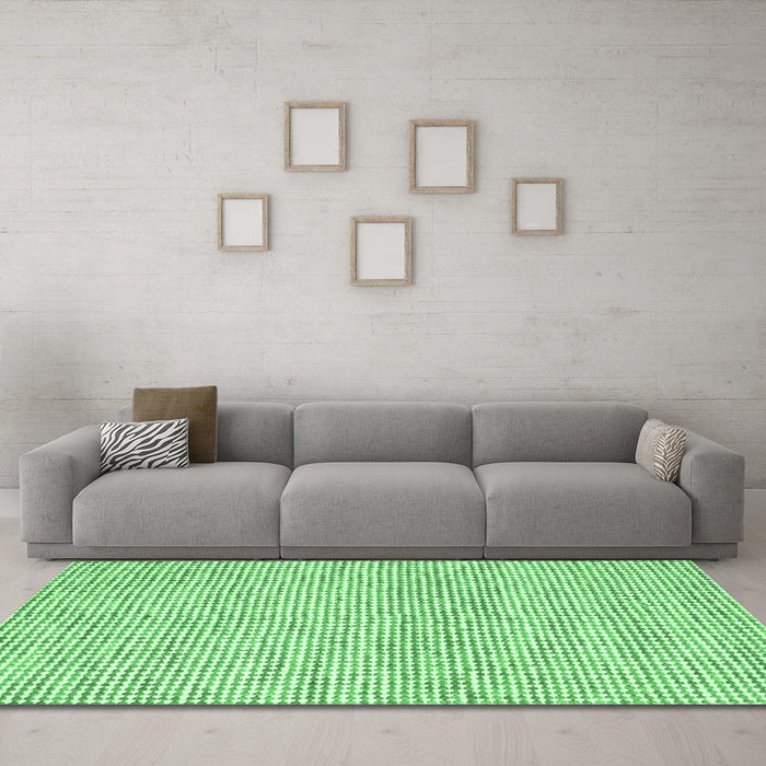 Machine Washable Abstract Emerald Green Contemporary Area Rugs in a Living Room,, wshcon2570emgrn